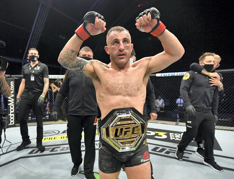 UFC 276: Alexander Volkanovski gleda na status dvostrukog prvaka protiv Maxa Hollowaya