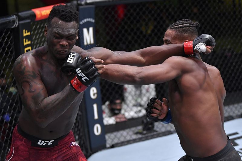Vidéo UFC Vegas 16: Jamahal Hill arrête Ovince Saint Preux avec un barrage de coups de poing dans l